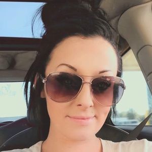 Meet your Posher, Alysha